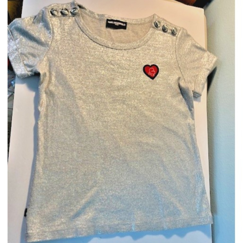 New $ Karl Lagerfeld Silver Metallic Top Signature Buttons on Shoulders Sz Small